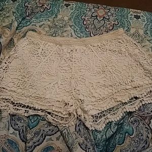💗White lace shorts
